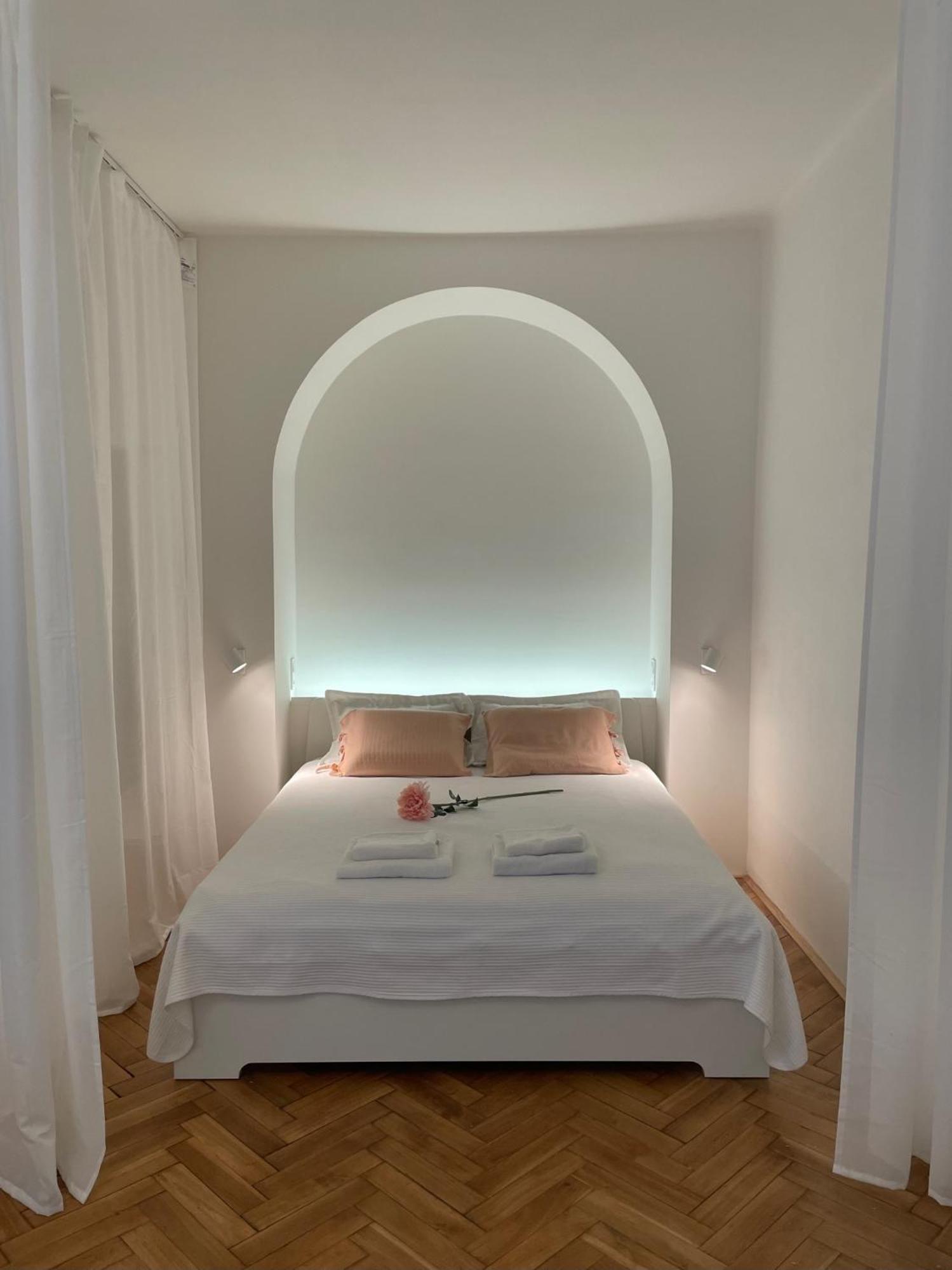 Urban Retreat I Modern Boho Apartments In Lovely Letna District - 10 Minutes From Old Town Prague Exterior photo