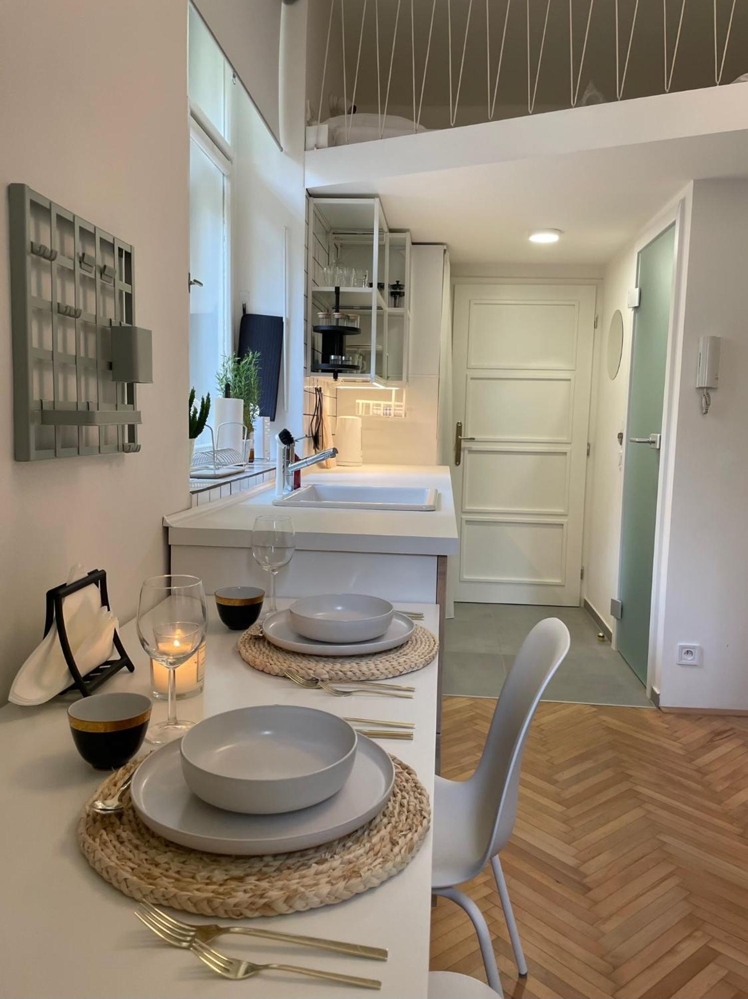 Urban Retreat I Modern Boho Apartments In Lovely Letna District - 10 Minutes From Old Town Prague Exterior photo
